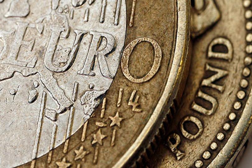 أسباب استمرار هبوط اليورو استرليني